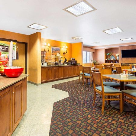 Ramada By Wyndham Kent Seattle Area Hotel Ngoại thất bức ảnh