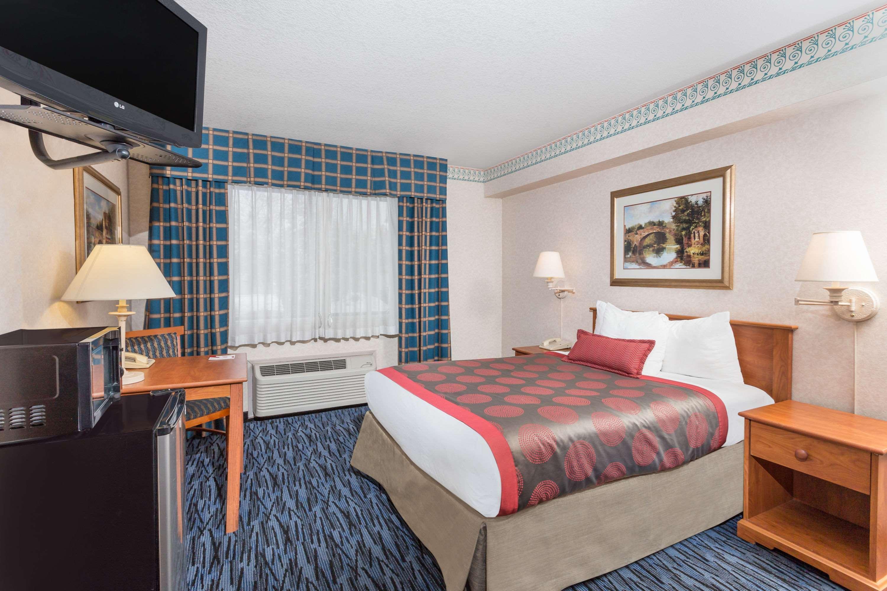Ramada By Wyndham Kent Seattle Area Hotel Ngoại thất bức ảnh