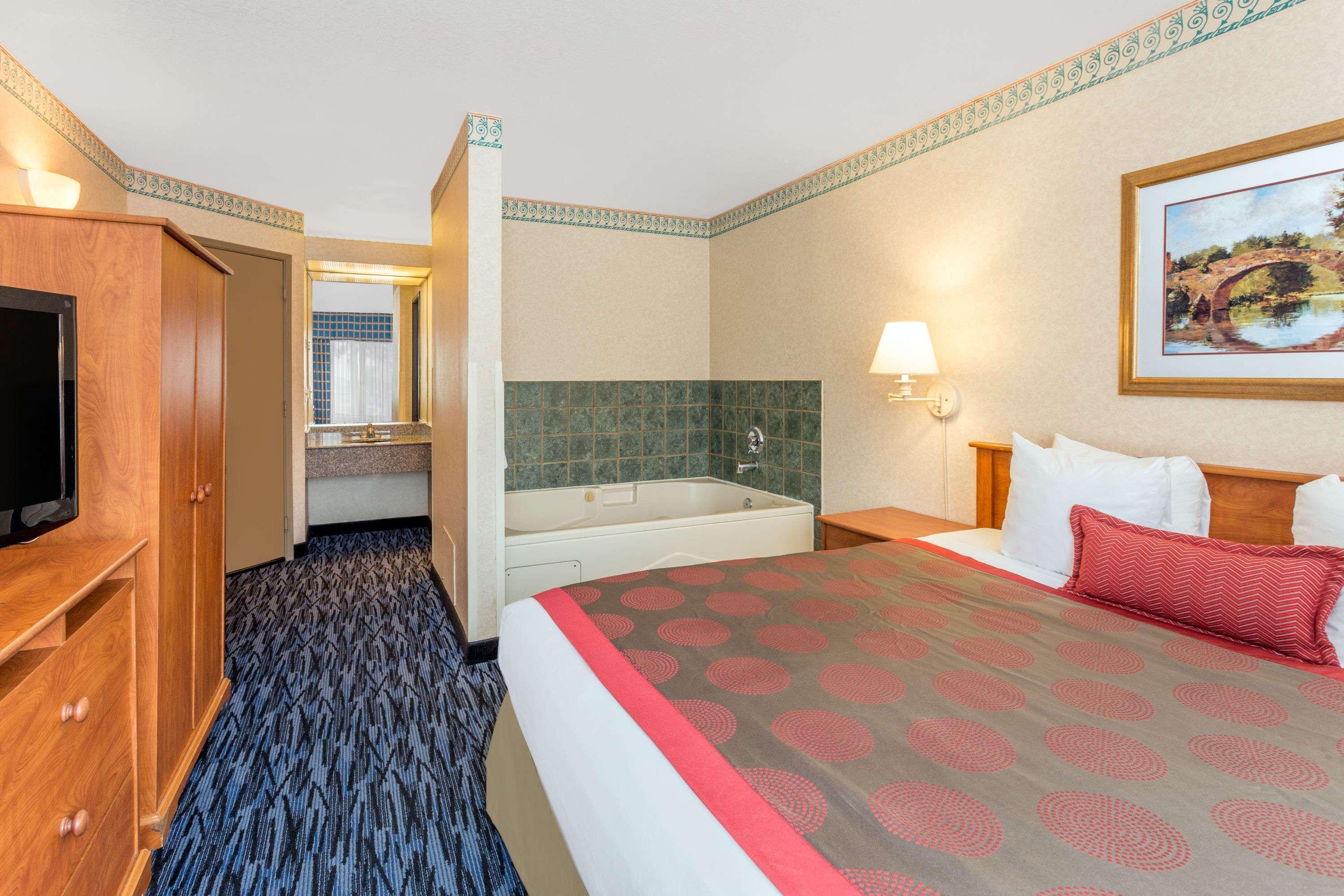 Ramada By Wyndham Kent Seattle Area Hotel Ngoại thất bức ảnh