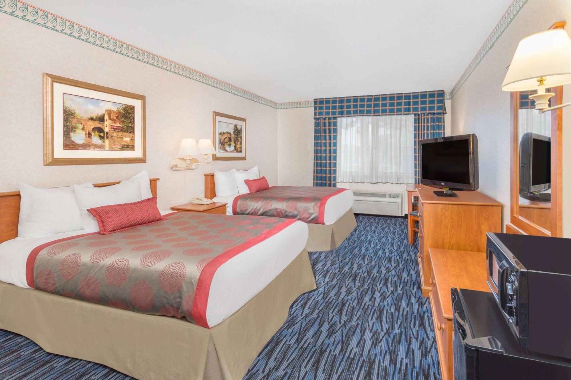 Ramada By Wyndham Kent Seattle Area Hotel Ngoại thất bức ảnh