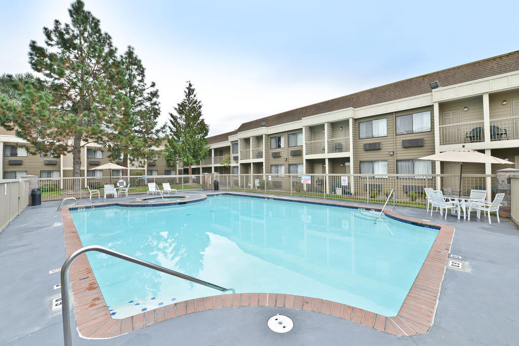 Ramada By Wyndham Kent Seattle Area Hotel Ngoại thất bức ảnh